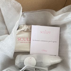 Huile de Jojoba et pierre Gua Sha en Quartz Rose